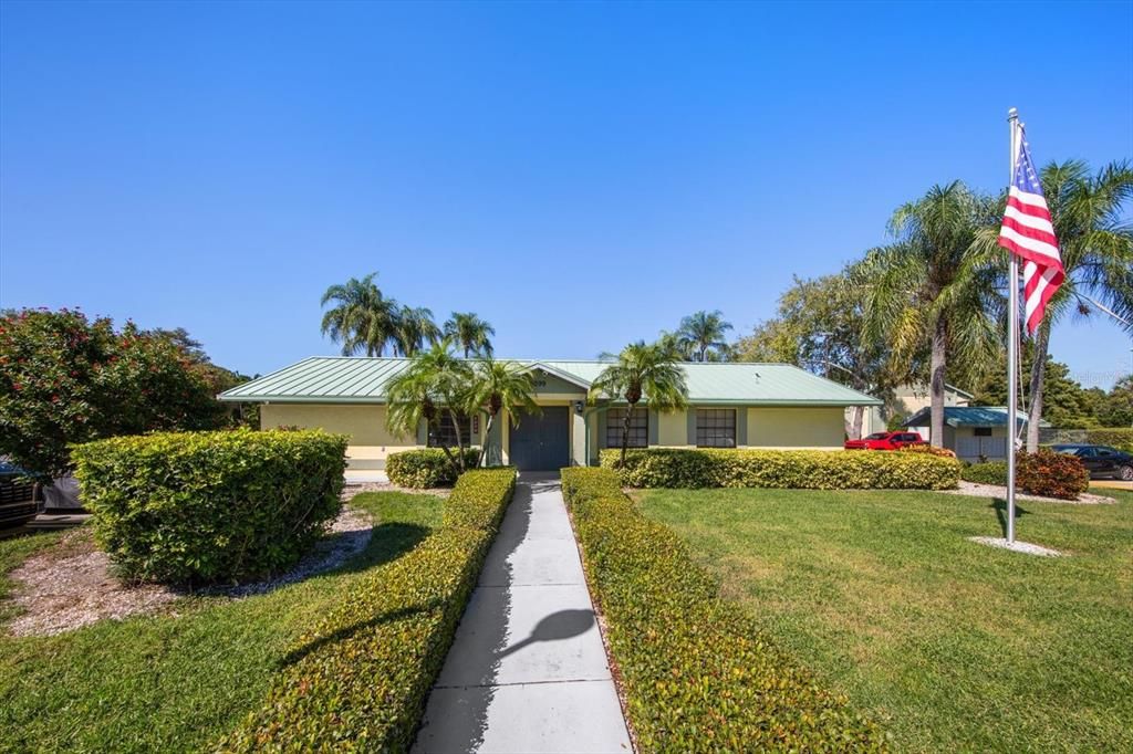 For Sale: $224,999 (2 beds, 2 baths, 928 Square Feet)