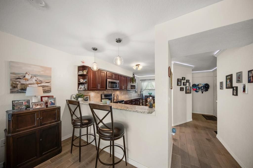 For Sale: $224,999 (2 beds, 2 baths, 928 Square Feet)