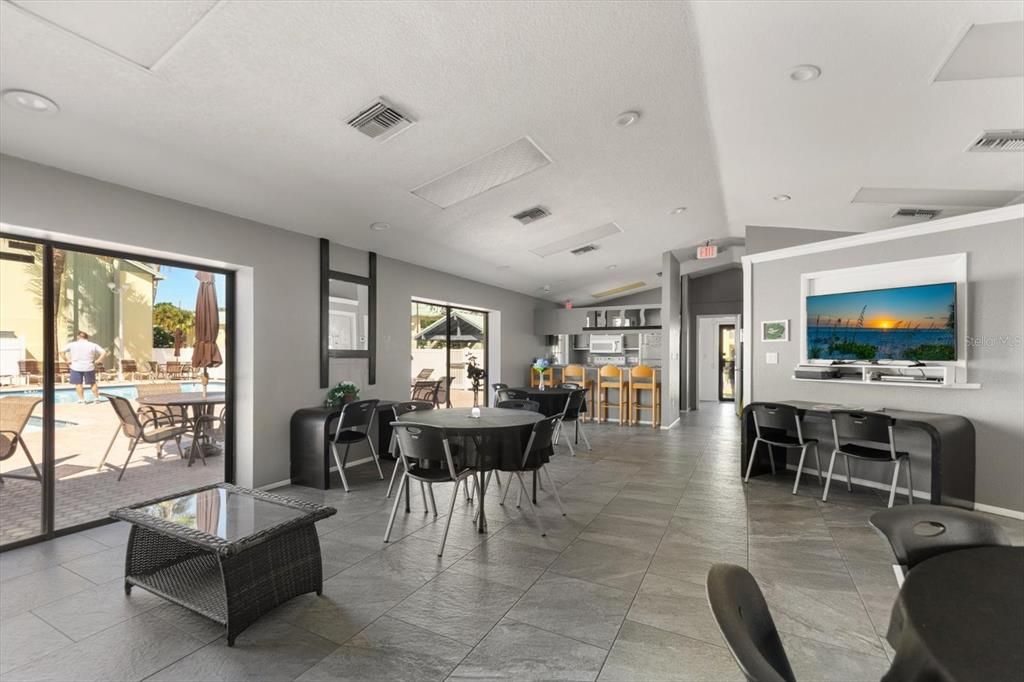For Sale: $224,999 (2 beds, 2 baths, 928 Square Feet)