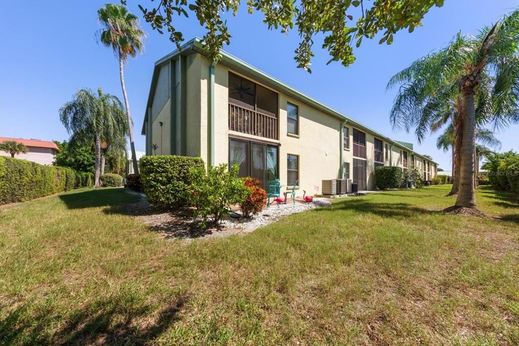 For Sale: $224,999 (2 beds, 2 baths, 928 Square Feet)