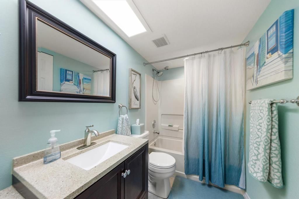For Sale: $224,999 (2 beds, 2 baths, 928 Square Feet)