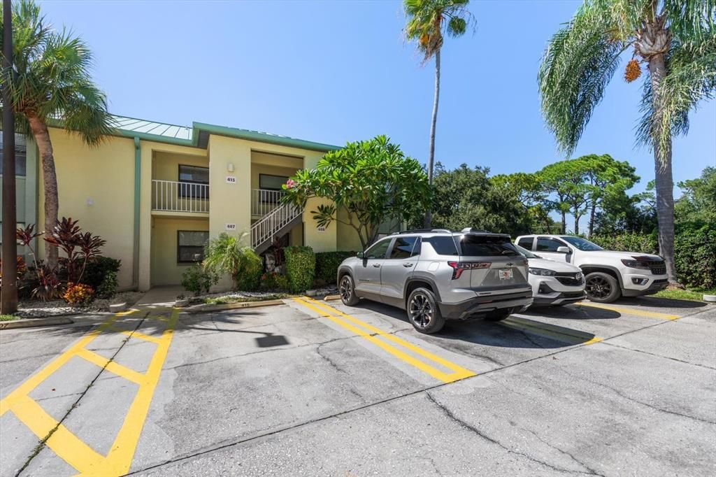 For Sale: $224,999 (2 beds, 2 baths, 928 Square Feet)