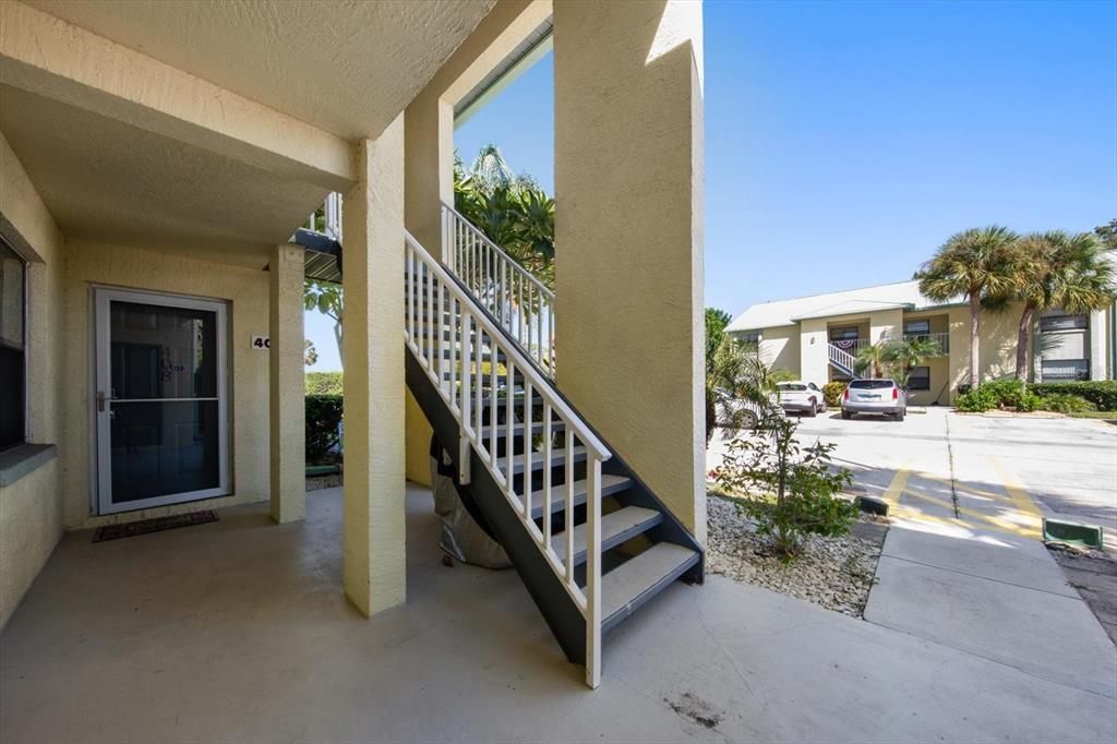 For Sale: $224,999 (2 beds, 2 baths, 928 Square Feet)