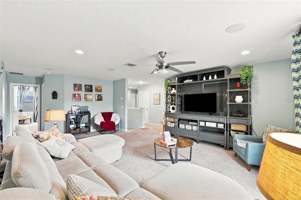 For Rent: $3,600 (5 beds, 3 baths, 3208 Square Feet)
