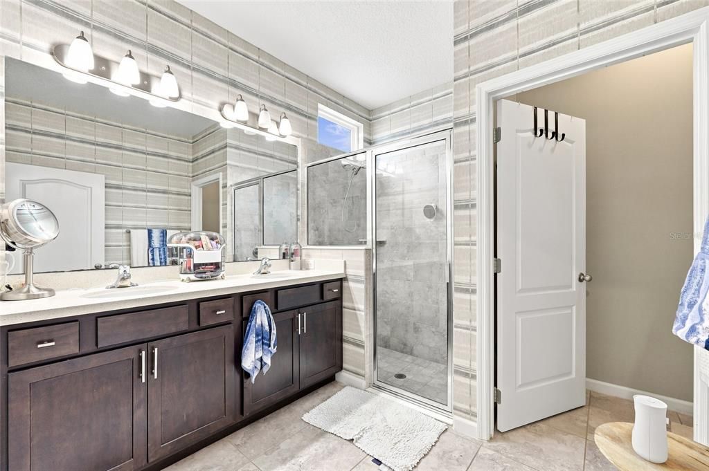 For Rent: $3,600 (5 beds, 3 baths, 3208 Square Feet)