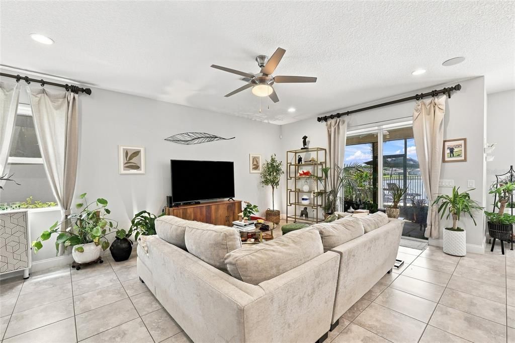 For Rent: $3,600 (5 beds, 3 baths, 3208 Square Feet)
