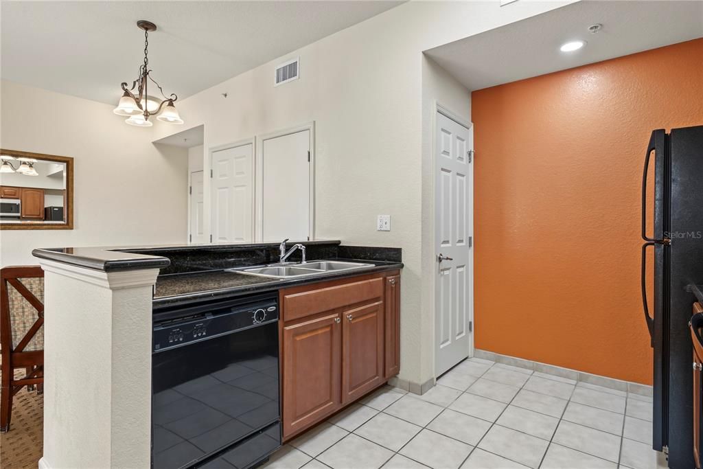 For Sale: $150,000 (3 beds, 2 baths, 1231 Square Feet)