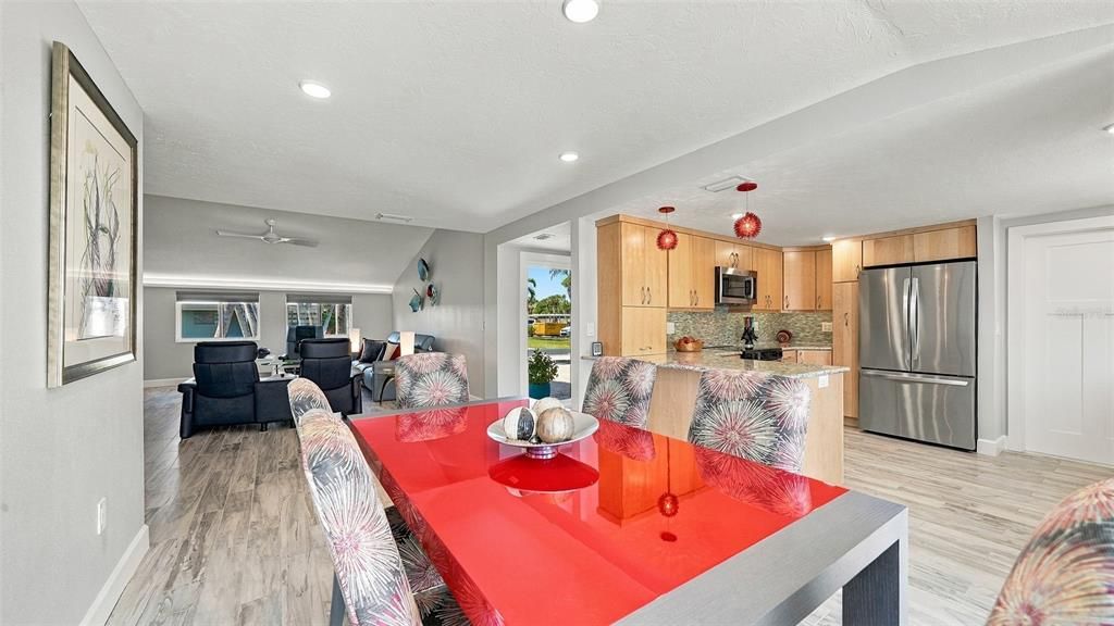 На продажу: $725,000 (3 спален, 3 ванн, 1640 Квадратных фут)