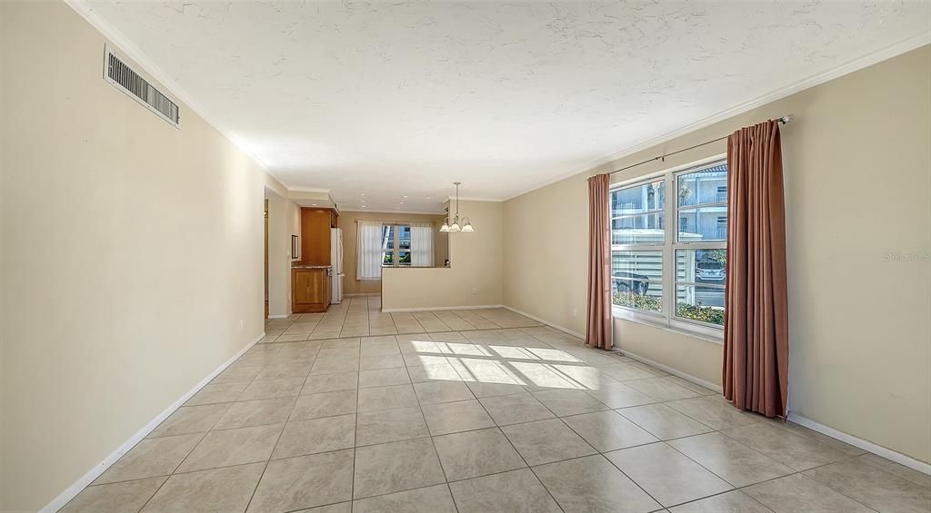 En Venta: $389,500 (2 camas, 2 baños, 1376 Pies cuadrados)