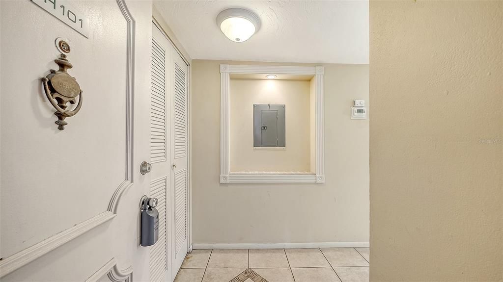En Venta: $389,500 (2 camas, 2 baños, 1376 Pies cuadrados)