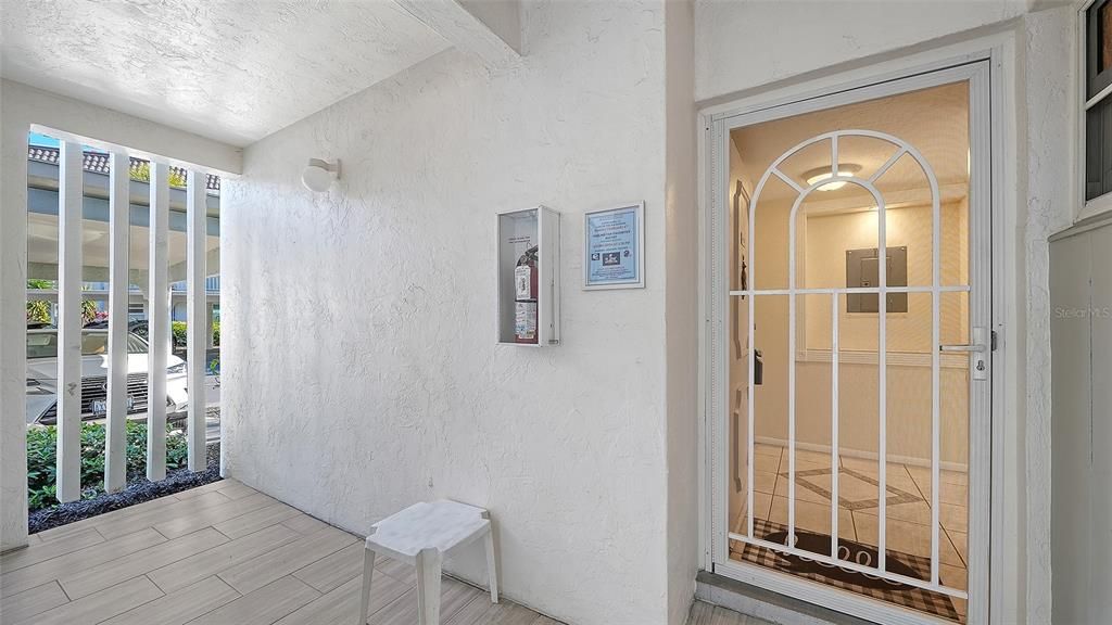 En Venta: $389,500 (2 camas, 2 baños, 1376 Pies cuadrados)