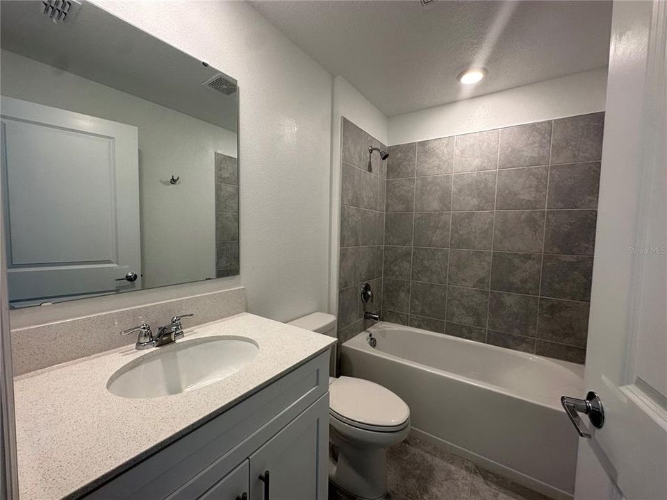 For Rent: $1,950 (3 beds, 2 baths, 1562 Square Feet)