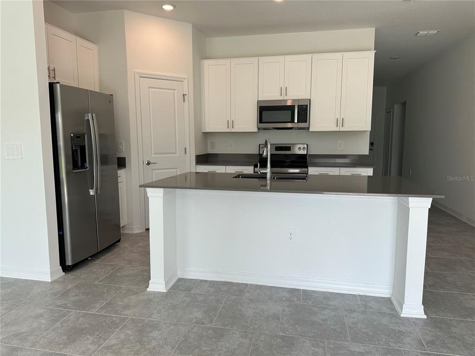 For Rent: $1,950 (3 beds, 2 baths, 1562 Square Feet)