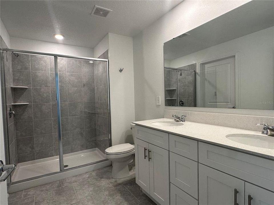 For Rent: $1,950 (3 beds, 2 baths, 1562 Square Feet)