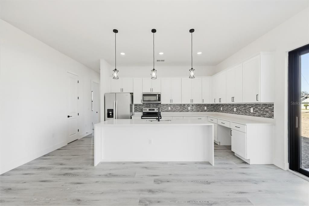 For Sale: $399,900 (4 beds, 3 baths, 2222 Square Feet)