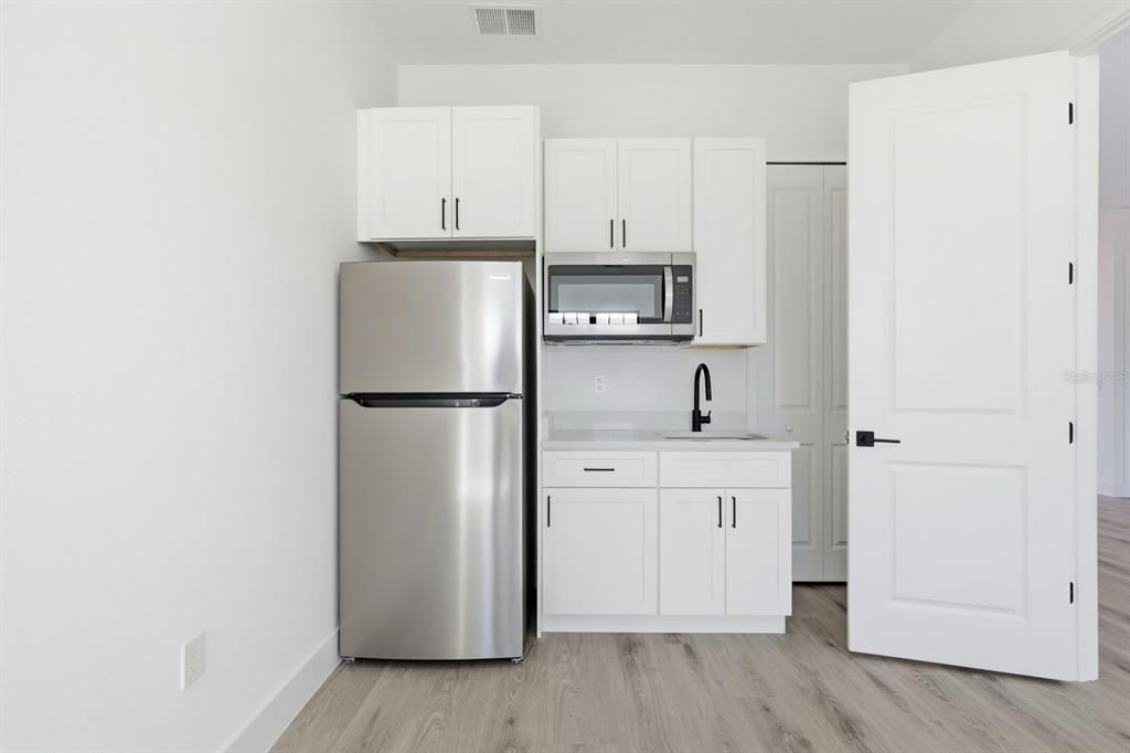 For Sale: $399,900 (4 beds, 3 baths, 2222 Square Feet)
