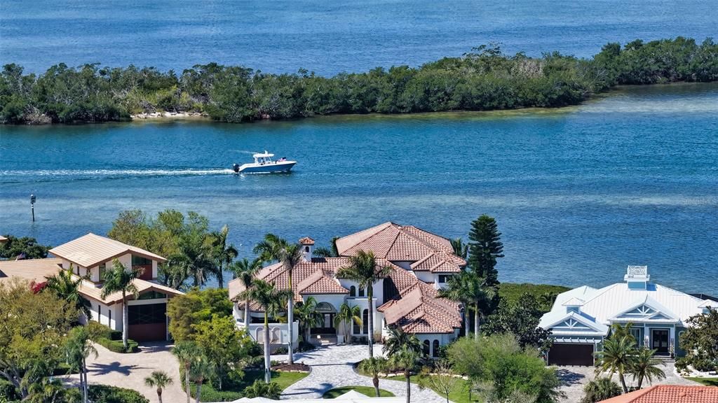 For Sale: $4,590,000 (5 beds, 5 baths, 5279 Square Feet)