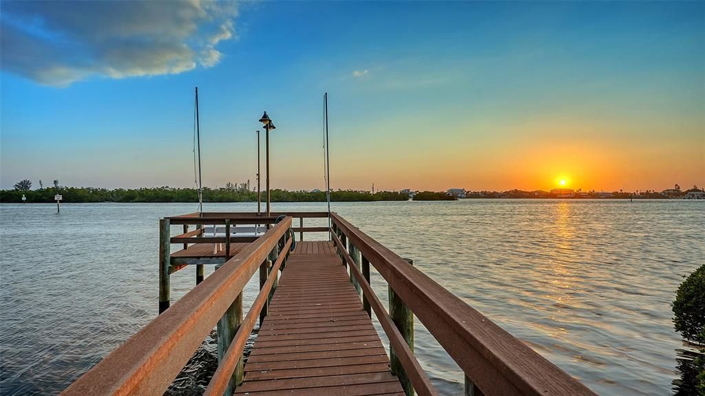 For Sale: $4,590,000 (5 beds, 5 baths, 5279 Square Feet)
