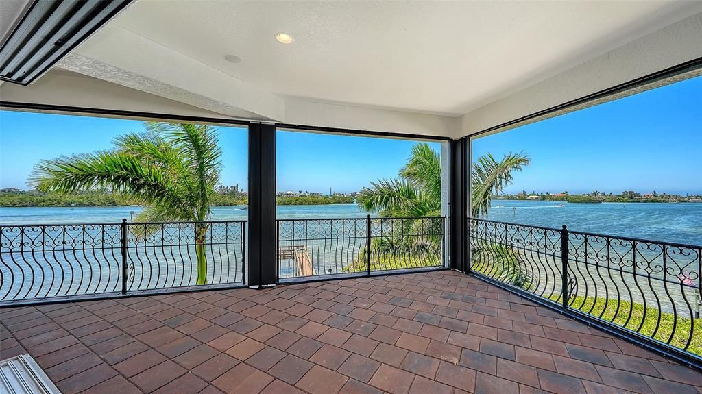For Sale: $4,590,000 (5 beds, 5 baths, 5279 Square Feet)