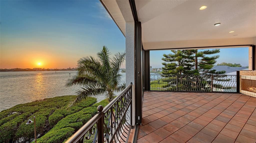 For Sale: $4,590,000 (5 beds, 5 baths, 5279 Square Feet)