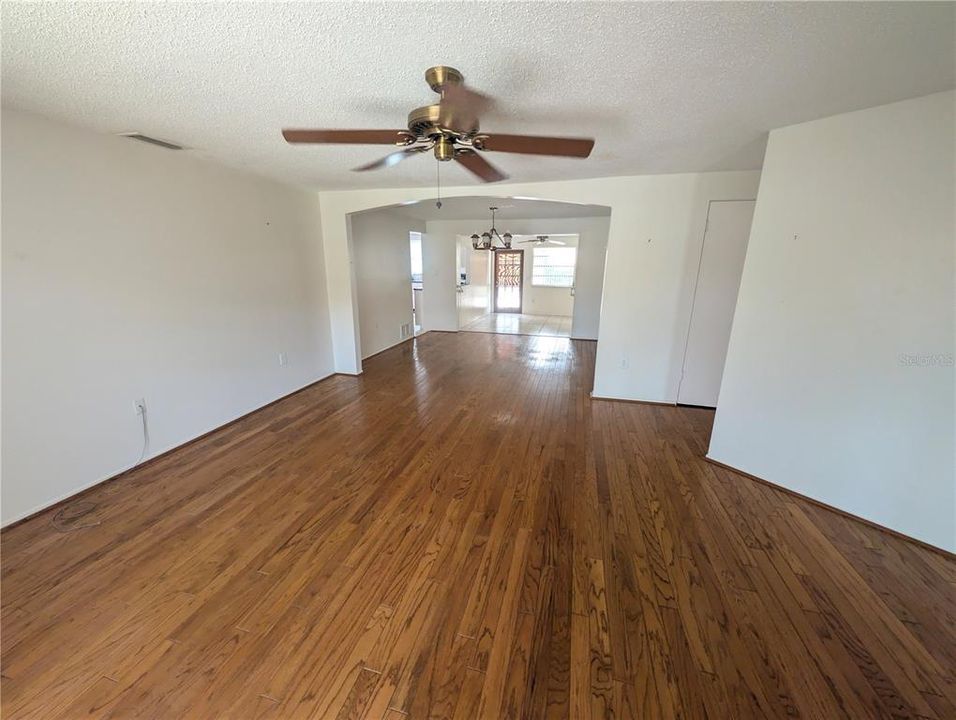 En Venta: $339,900 (3 camas, 2 baños, 1431 Pies cuadrados)