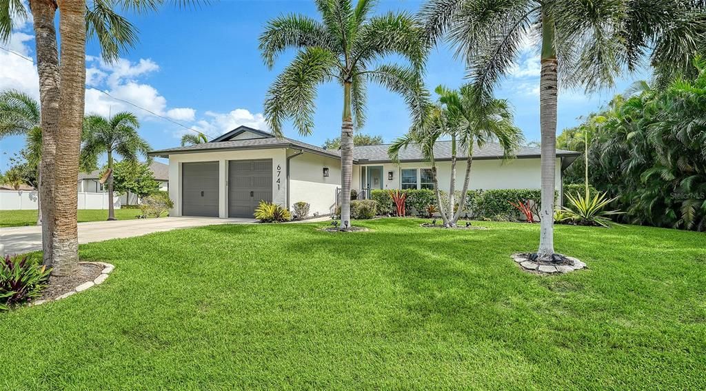 For Sale: $871,500 (3 beds, 2 baths, 1651 Square Feet)