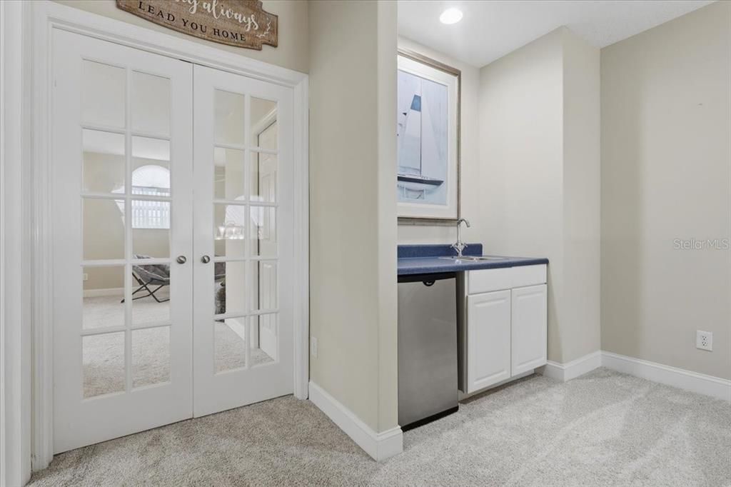 En Venta: $549,900 (3 camas, 2 baños, 2223 Pies cuadrados)