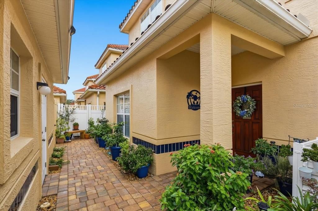 En Venta: $549,900 (3 camas, 2 baños, 2223 Pies cuadrados)