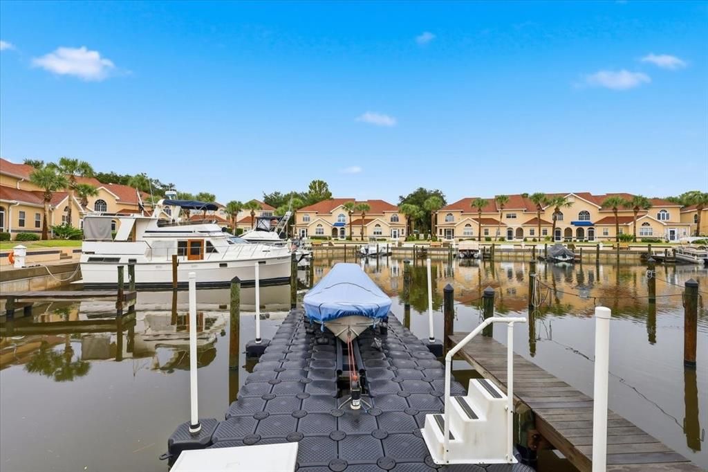 En Venta: $549,900 (3 camas, 2 baños, 2223 Pies cuadrados)