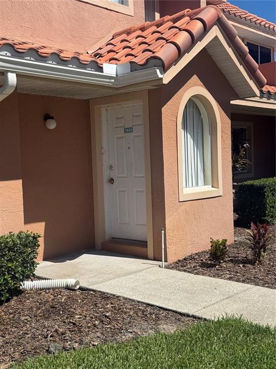 For Sale: $115,000 (2 beds, 1 baths, 559 Square Feet)