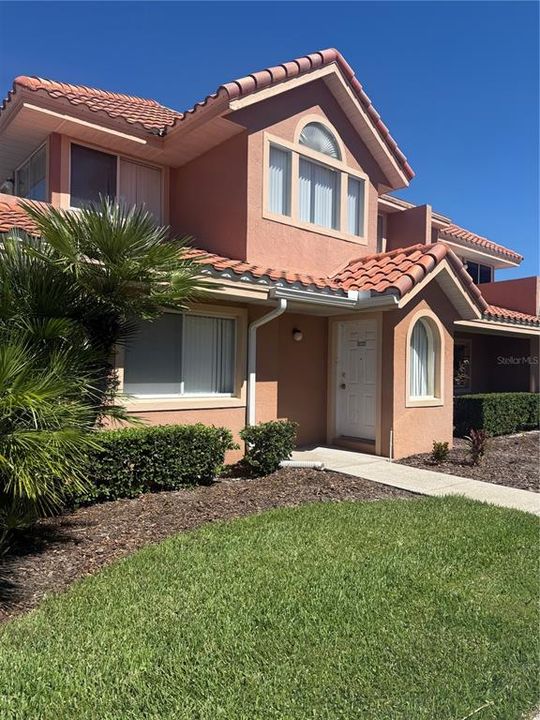 For Sale: $115,000 (2 beds, 1 baths, 559 Square Feet)