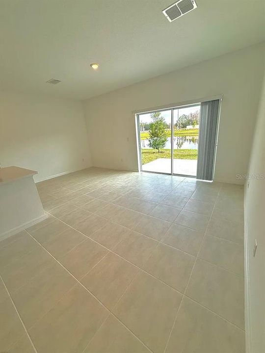 For Rent: $1,975 (3 beds, 2 baths, 1373 Square Feet)