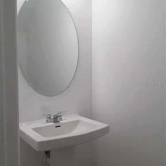 For Rent: $1,975 (3 beds, 2 baths, 1373 Square Feet)