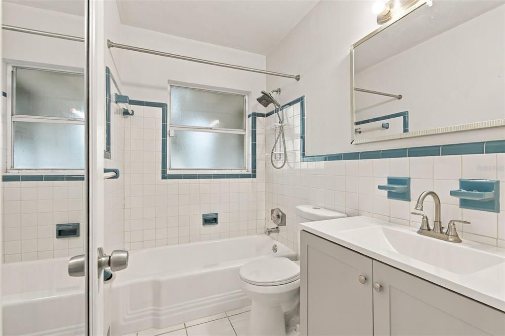 На продажу: $380,000 (3 спален, 2 ванн, 1206 Квадратных фут)