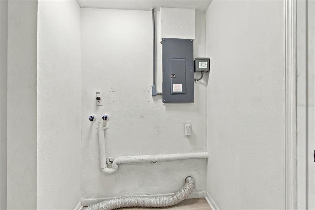 На продажу: $380,000 (3 спален, 2 ванн, 1206 Квадратных фут)