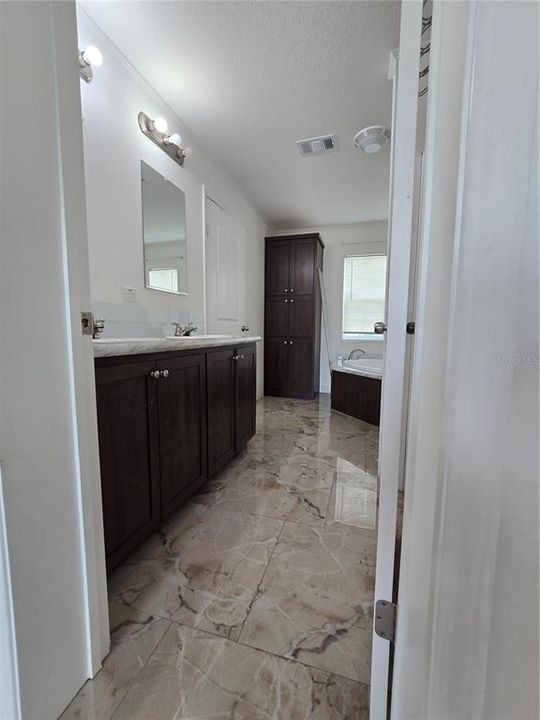 For Sale: $479,000 (4 beds, 2 baths, 1536 Square Feet)