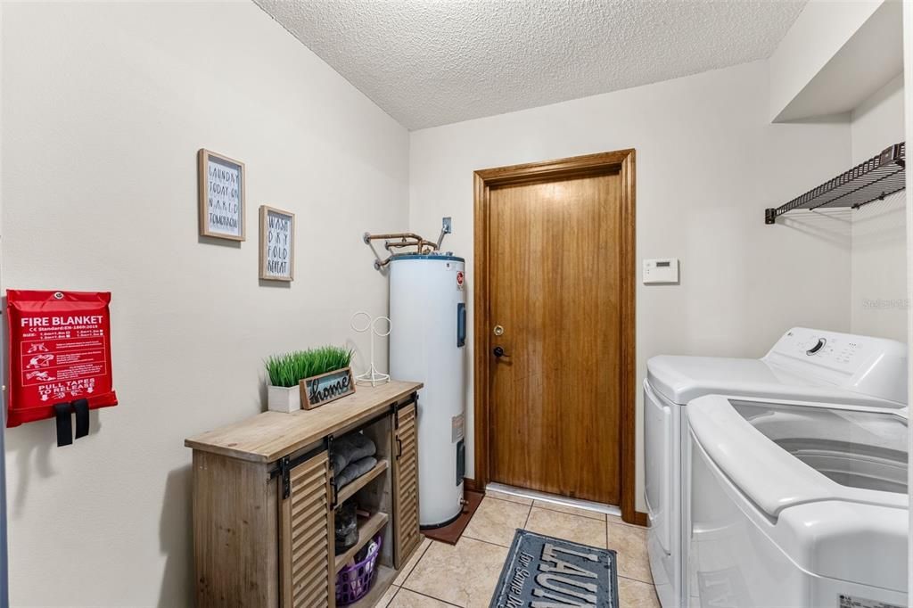 For Sale: $295,000 (2 beds, 2 baths, 1254 Square Feet)