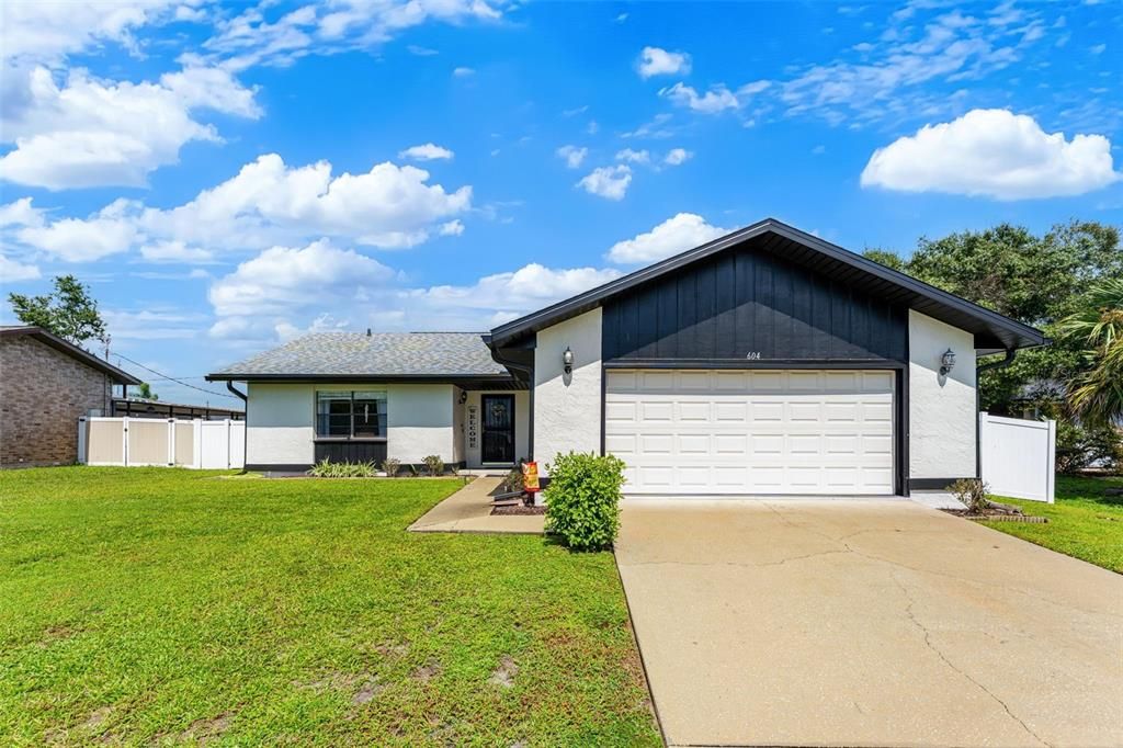 For Sale: $295,000 (2 beds, 2 baths, 1254 Square Feet)