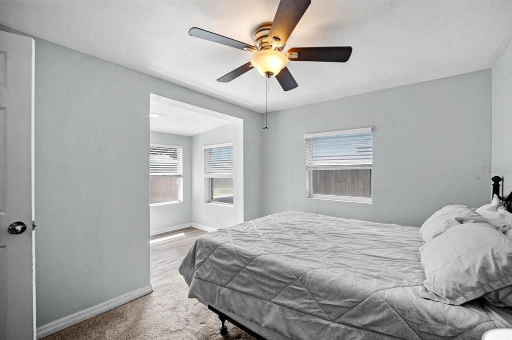For Sale: $369,900 (3 beds, 2 baths, 1044 Square Feet)