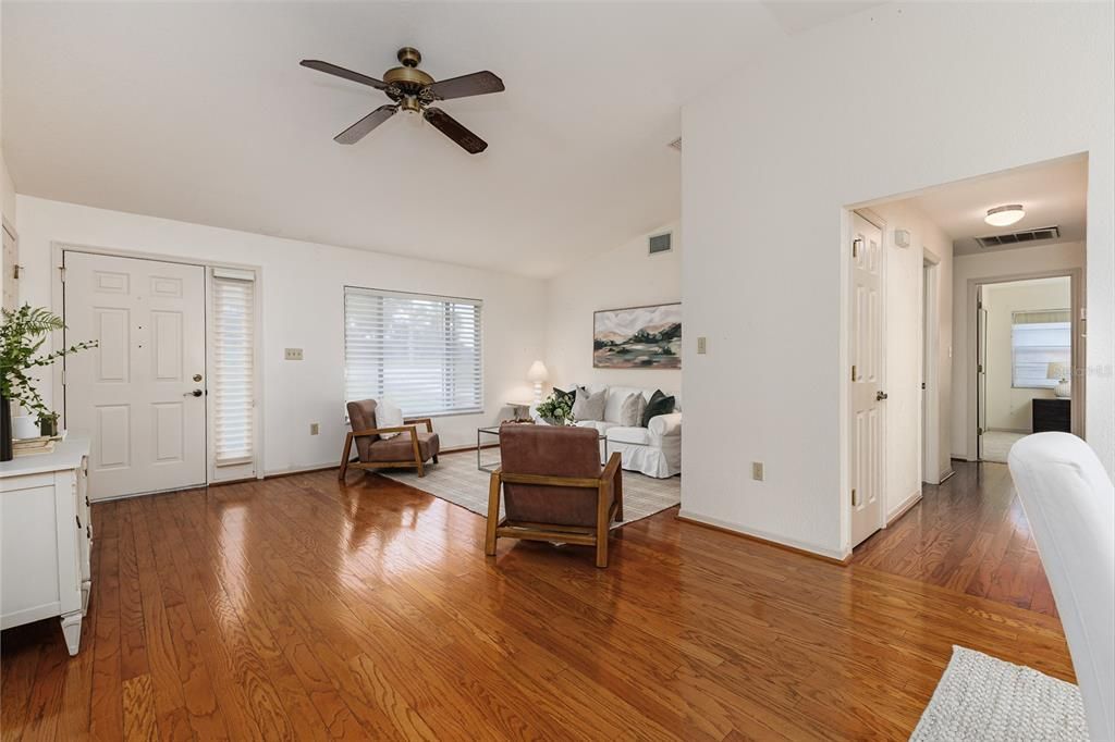 En Venta: $350,000 (3 camas, 2 baños, 1676 Pies cuadrados)
