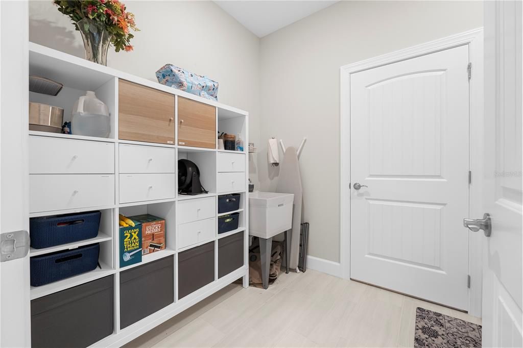 For Sale: $475,000 (4 beds, 2 baths, 2041 Square Feet)