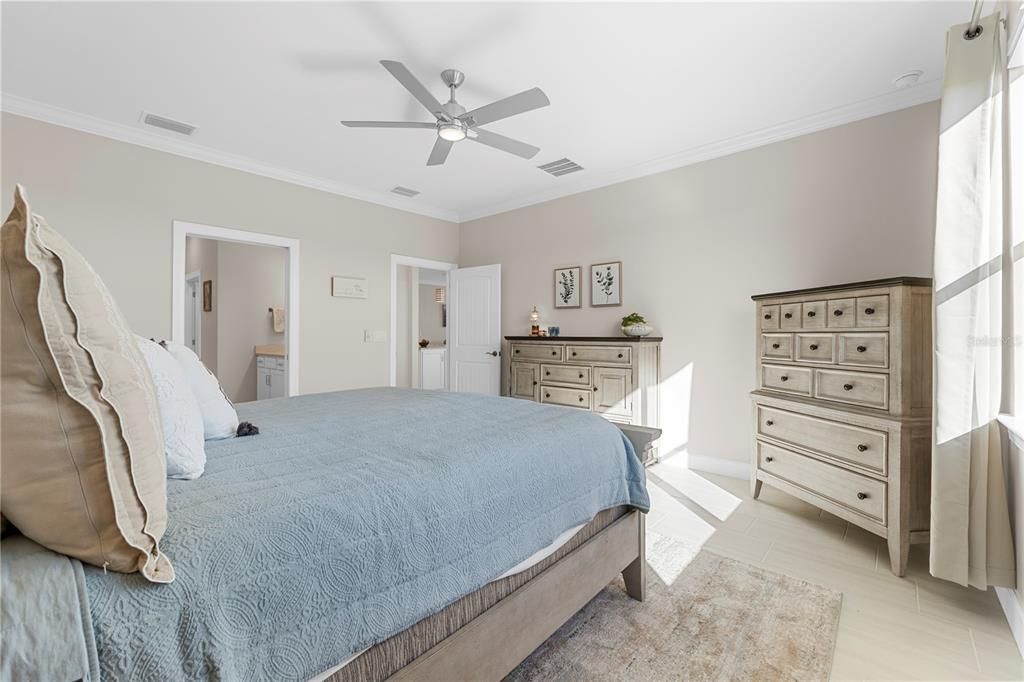 For Sale: $475,000 (4 beds, 2 baths, 2041 Square Feet)