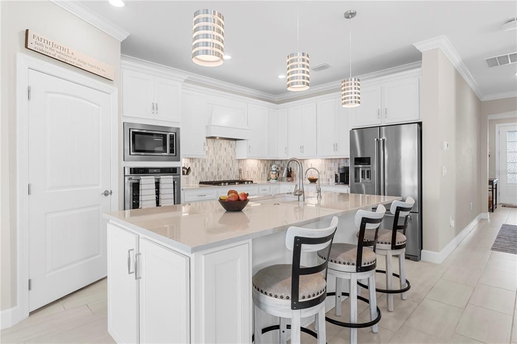 For Sale: $475,000 (4 beds, 2 baths, 2041 Square Feet)