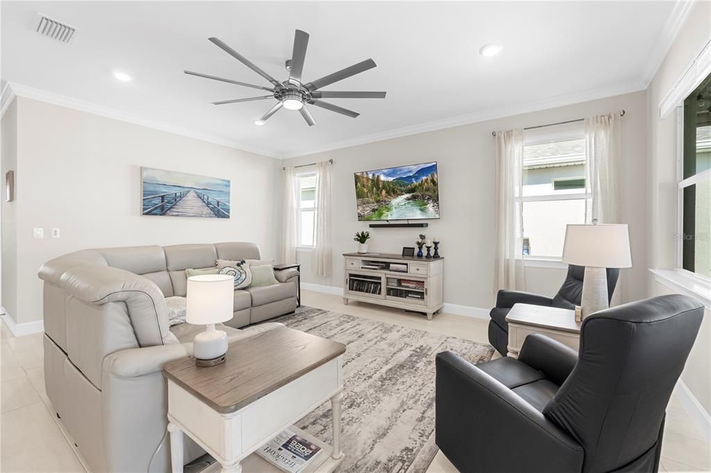 For Sale: $475,000 (4 beds, 2 baths, 2041 Square Feet)