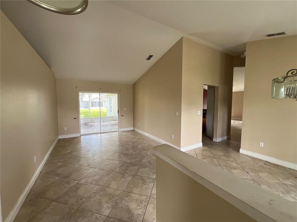 En Venta: $340,200 (4 camas, 2 baños, 2096 Pies cuadrados)