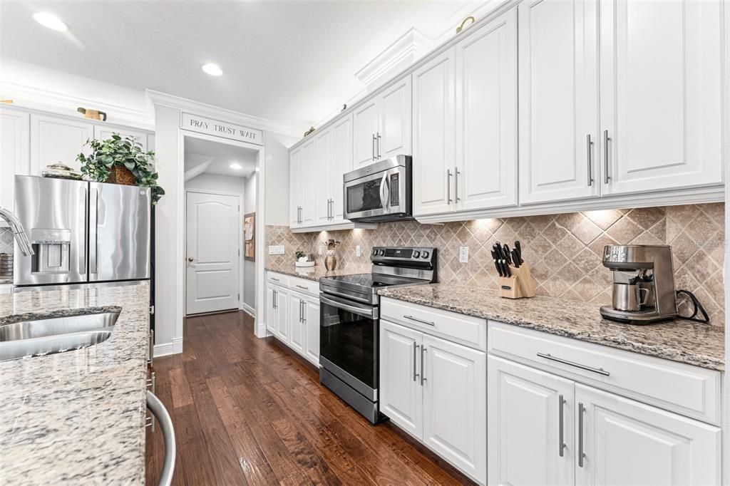 En Venta: $799,000 (6 camas, 3 baños, 3842 Pies cuadrados)