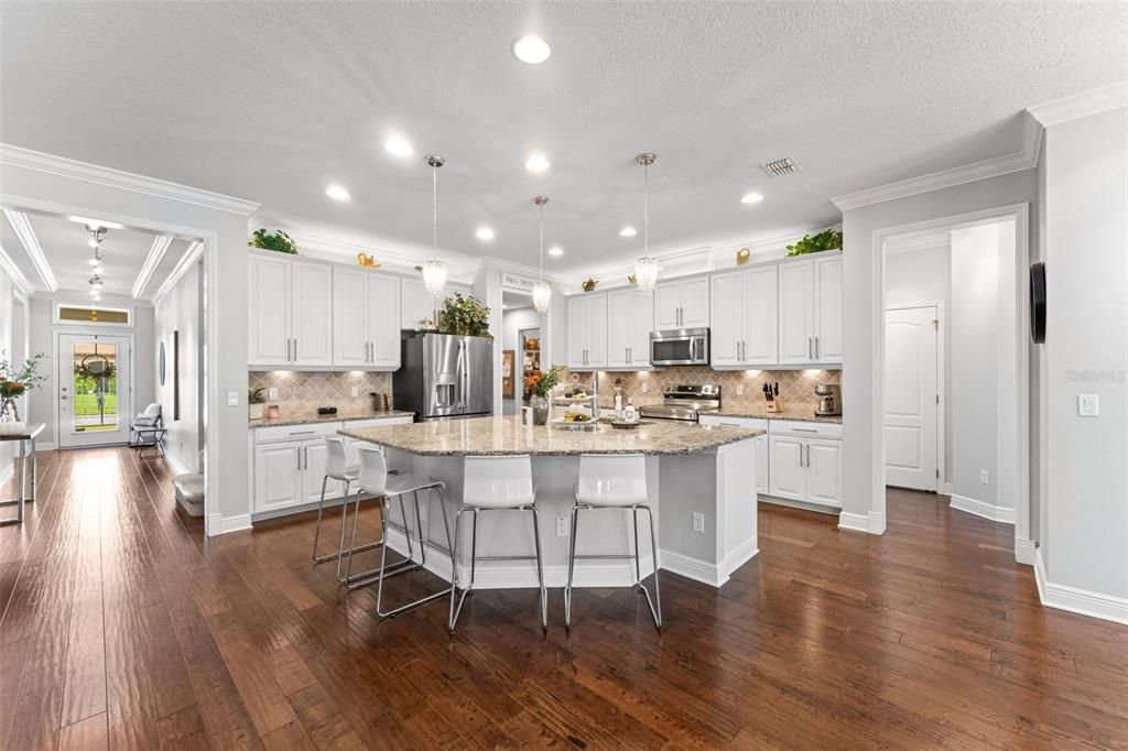 En Venta: $799,000 (6 camas, 3 baños, 3842 Pies cuadrados)