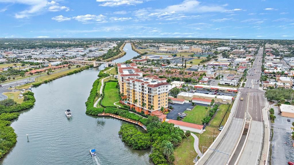 En Venta: $279,000 (2 camas, 2 baños, 990 Pies cuadrados)