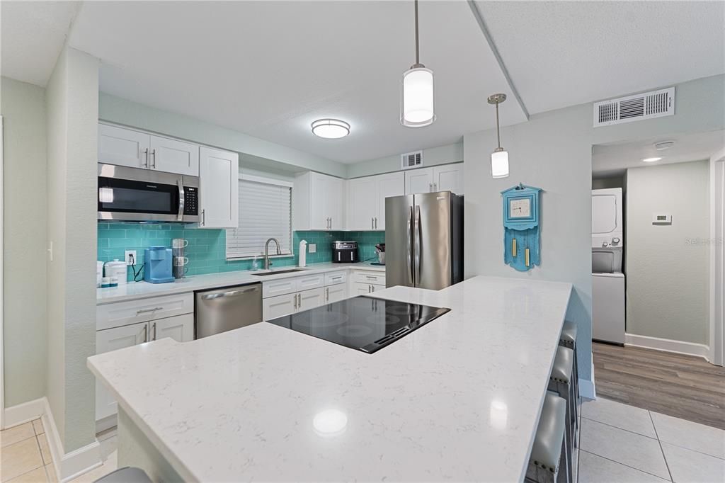 : $358,500 (1 beds, 1 baths, 703 Square Feet)
