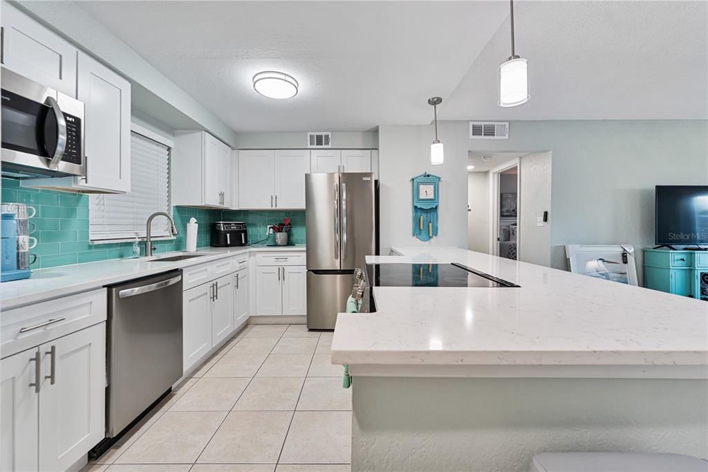 : $358,500 (1 beds, 1 baths, 703 Square Feet)